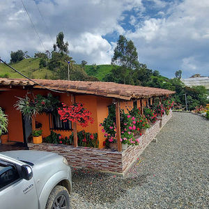 Meet your Posher, Alejandra